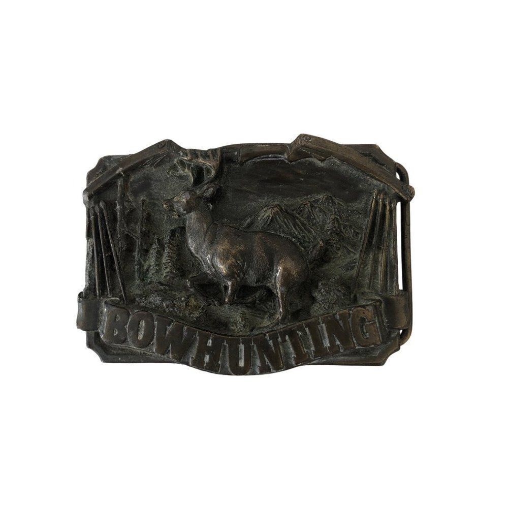 Vintage Vintage Belt Buckle Bow Hunting Big Buck In Mountain Forest 1983